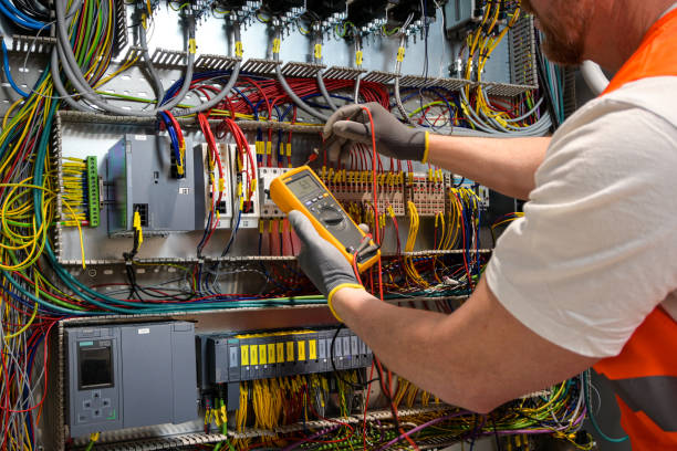 Best Electrical Contractors for Businesses  in Altoona, IA